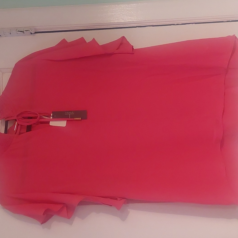 NWT tahari top